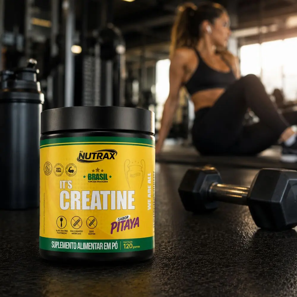 Frasco It's Creatine em ambiente de academia